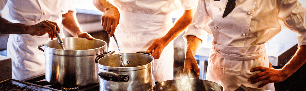 Equipo de cocina eficaz en verano